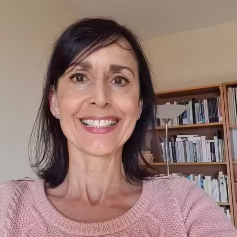 Sylvie Poza est votre coach littéraire et elle anime des ateliers d’écriture sur Vaud, Genève, Fribourg, Neuchâtel et en ligne.